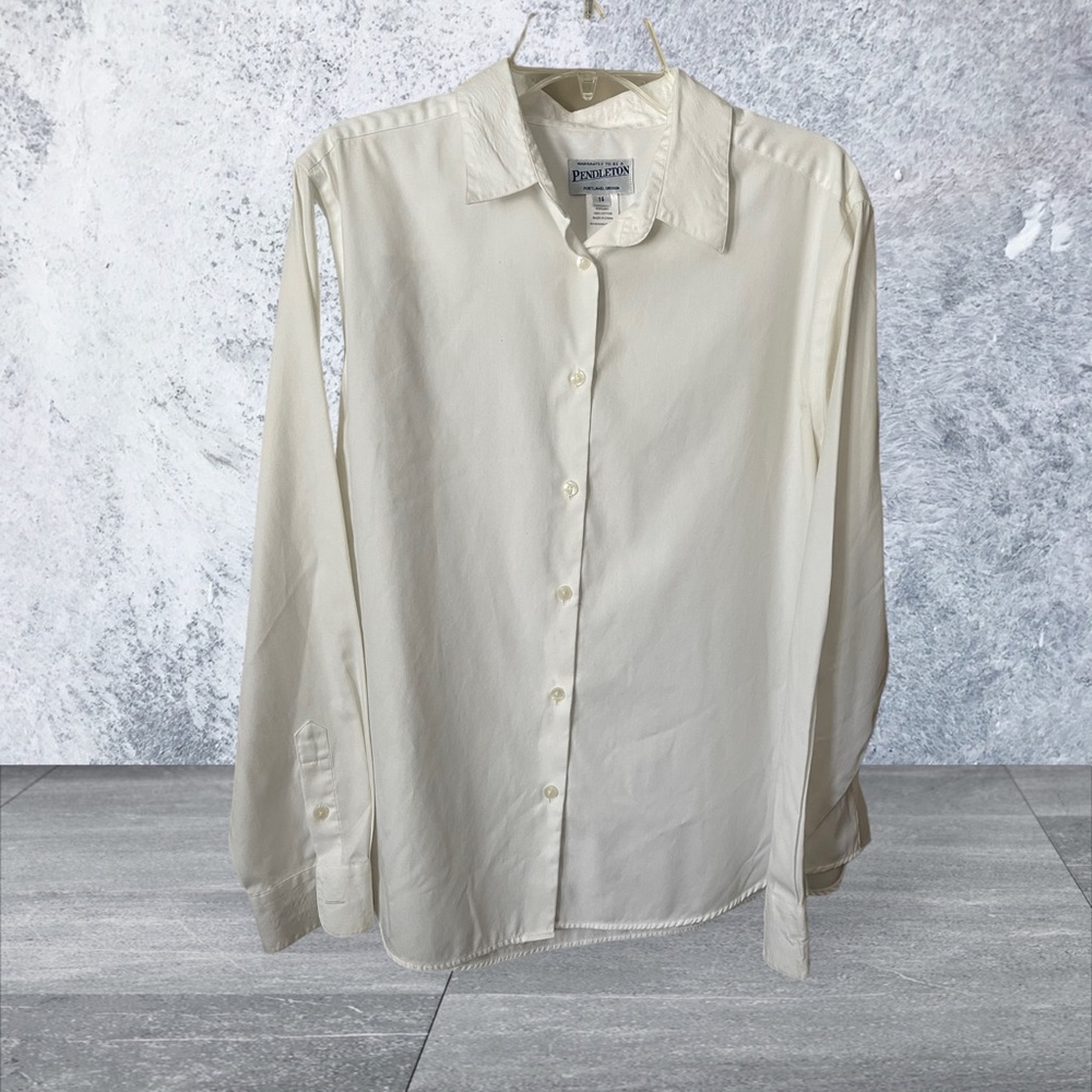 Pendleton White Button Down Blouse.  EUC